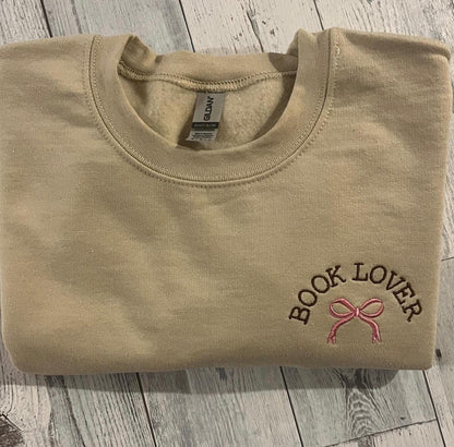 Book Lover crewneck | Embroidered Crewneck for Reader | Book lover gift | Bow | Embroidered Gift | Embroidered shirt